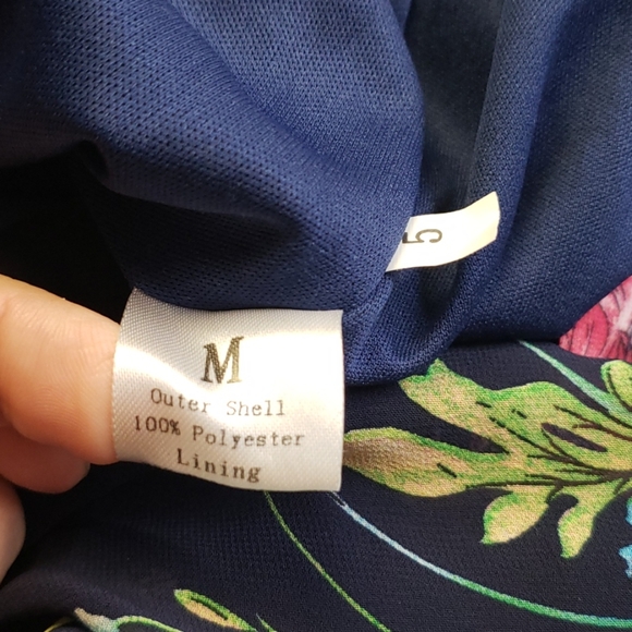 the Hanger shorts romper size med - Picture 6 of 7